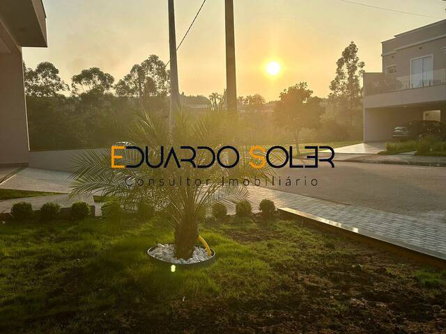 Casa para Venda em Caçapava - 2
