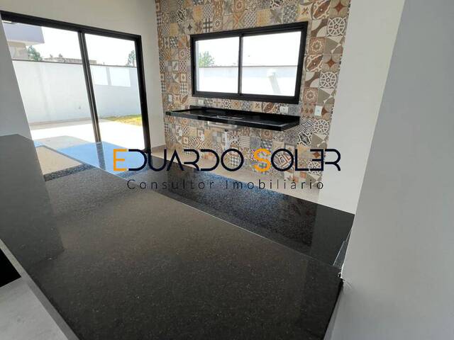 #96 - Casa para Venda em Caçapava - SP - 3