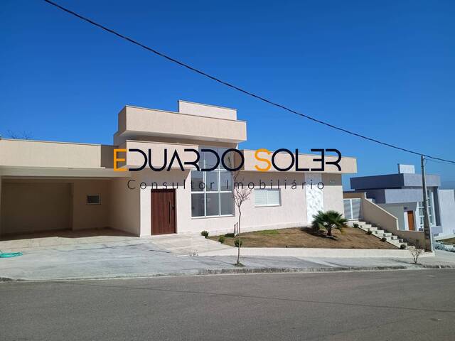 #114 - Casa para Venda em Caçapava - SP - 2