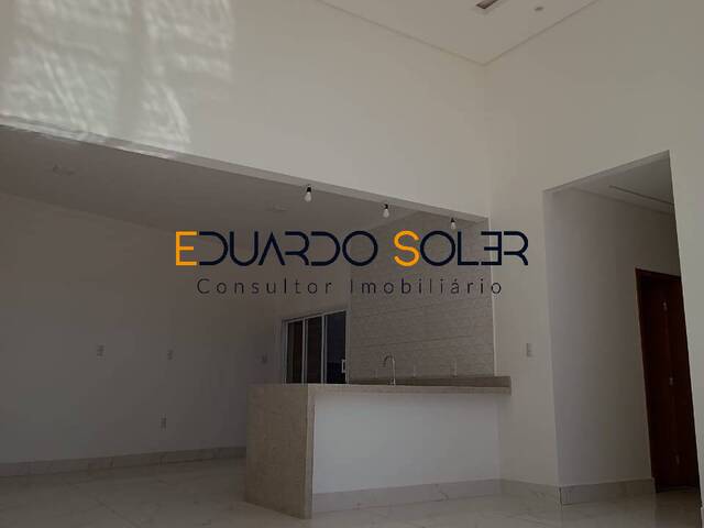 #114 - Casa para Venda em Caçapava - SP - 3
