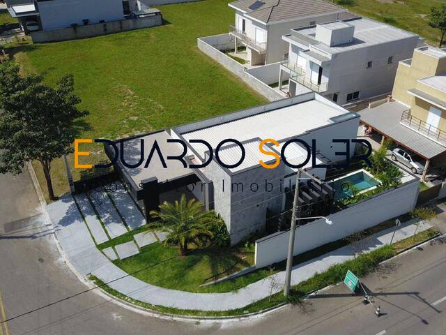 #136 - Casa para Venda em Caçapava - SP - 2