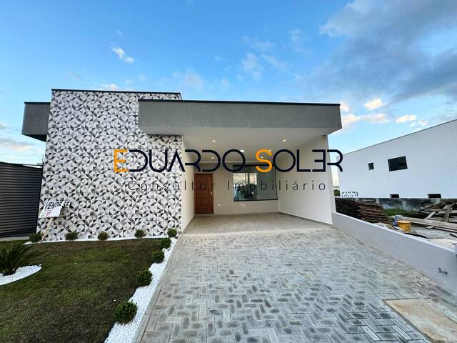 #166 - Casa para Venda em Taubaté - SP