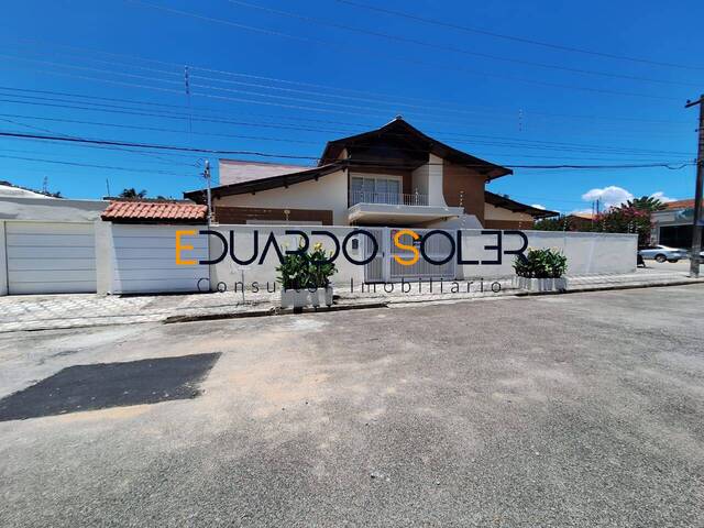 #493 - Casa para Venda em Taubaté - SP