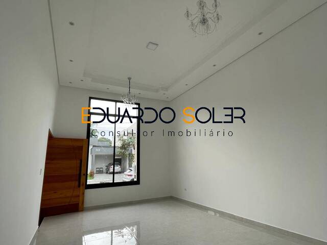 #613 - Casa para Venda em Taubaté - SP