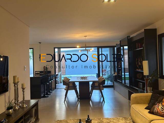 #736 - Casa para Venda em Taubaté - SP - 2