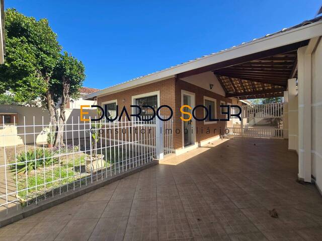 #825 - Casa para Venda em Taubaté - SP - 2