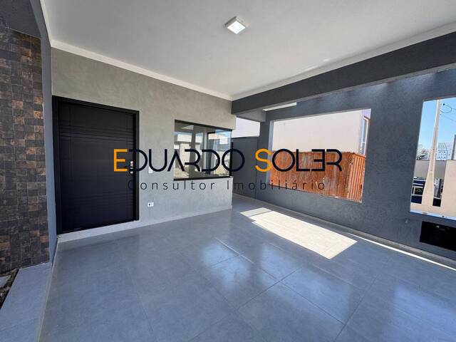#863 - Casa para Venda em Taubaté - SP - 2