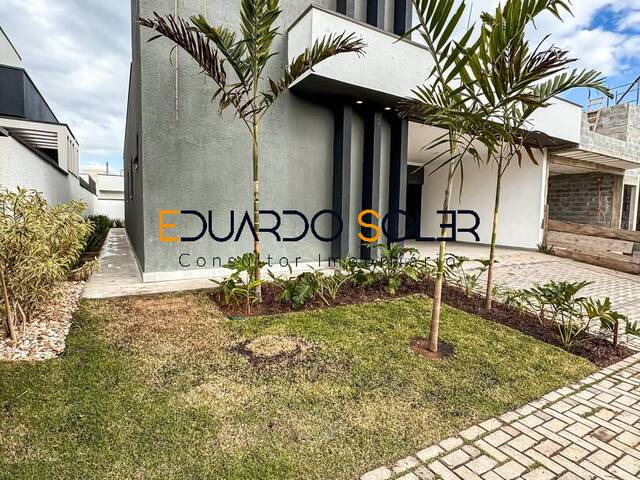 #880 - Casa para Venda em Taubaté - SP - 2