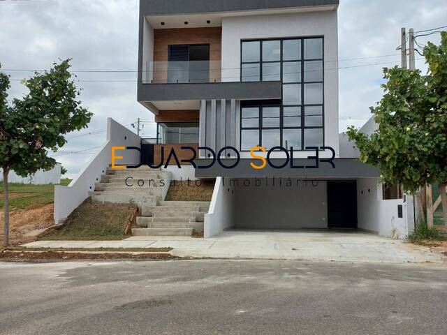 #927 - Casa para Venda em Taubaté - SP - 2
