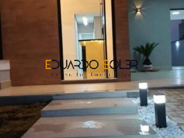 #955 - Casa para Venda em Taubaté - SP - 2