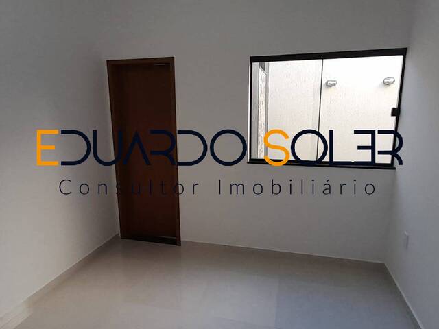 #985 - Casa para Venda em Taubaté - SP - 2