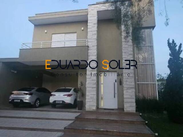 #986 - Casa para Venda em Taubaté - SP - 2