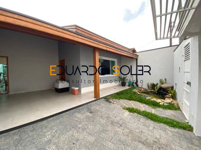 #997 - Casa para Venda em Taubaté - SP - 2